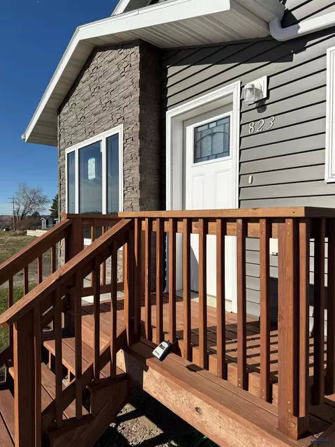 Exterior - 823 Heritage Dr, Belle Fourche, SD 57717 photo 2 of 4