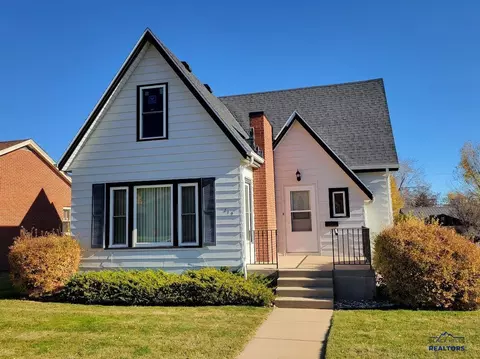 814 Pluma Dr, Rapid City, SD 57702