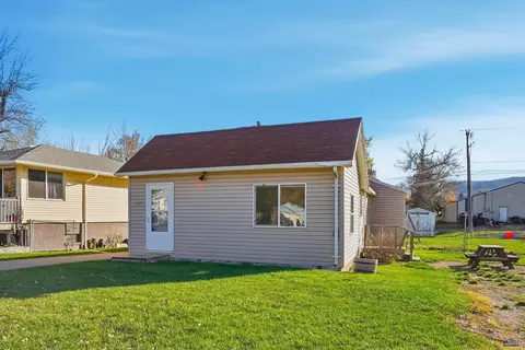 2030 Park Ave, Sturgis, SD 57785 photo 4