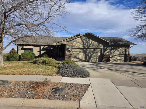 516 Fox Run Ct, Rapid City, SD 57701