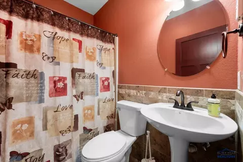 Bath - 11177 Alpine Cir, Lead, SD 57754 photo 6 of 6