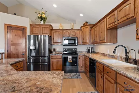2321 Pipestone Dr, Sturgis, SD 57785 photo 2