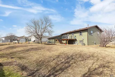 611 Cardinal Dr, Box Elder, SD 57719 photo 3