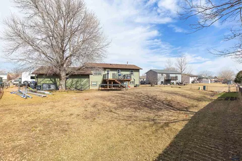 611 Cardinal Dr, Box Elder, SD 57719 photo 2