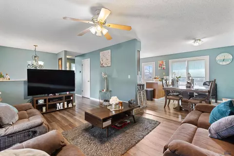 611 Cardinal Dr, Box Elder, SD 57719 photo 6