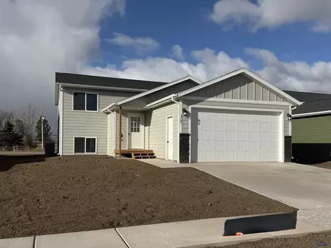 3765 Haralson Ln, Rapid City, SD 57703