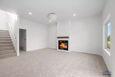 Living - 1606 Oak Crest Ct, Spearfish, SD 57783 photo 2 of 4