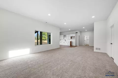 Living - 1606 Oak Crest Ct, Spearfish, SD 57783 photo 4 of 4