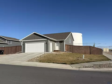 724 Diamond Ridge Blvd, Rapid City, SD 57703