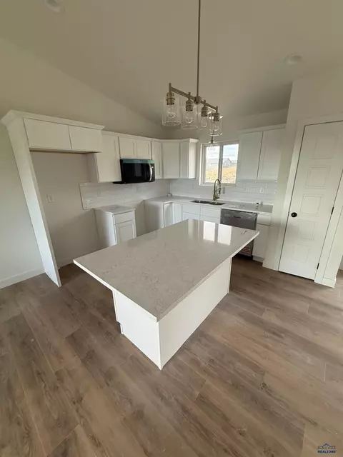 5328 Silverton St, Rapid City, SD 57703 photo 3