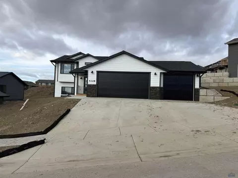 5328 Silverton St, Rapid City, SD 57703 photo 2