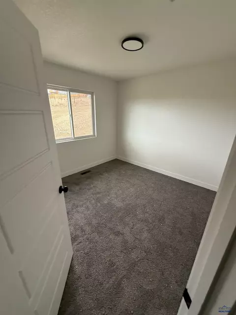 5328 Silverton St, Rapid City, SD 57703 photo 10
