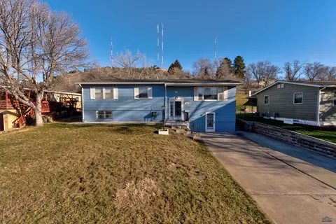1738 Mountain View Dr, Rapid City, SD 57702