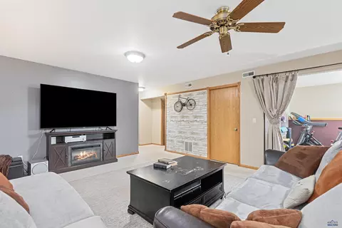 1613 Elk Ct, Sturgis, SD 57785 photo 31