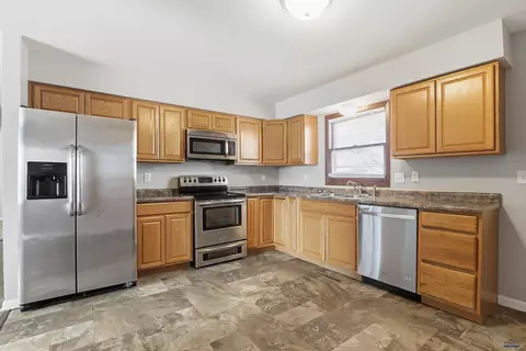 201 Hummingbird Cir, Box Elder, SD 57719 photo 6