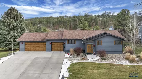 4823 Copperhill Dr, Rapid City, SD 57702