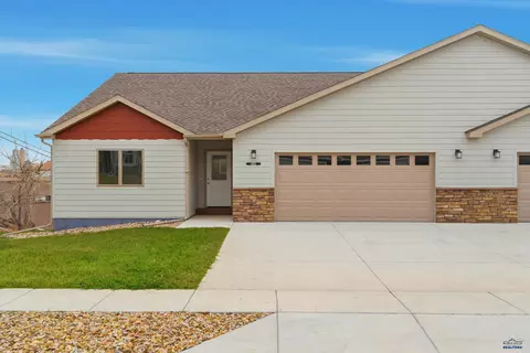 3053 Hoefer Ave, Rapid City, SD 57701