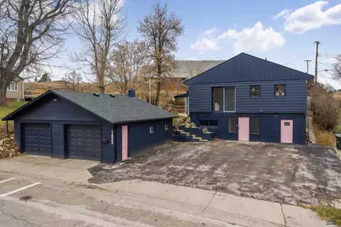 1623 3rd St, Sturgis, SD 57785 photo 2