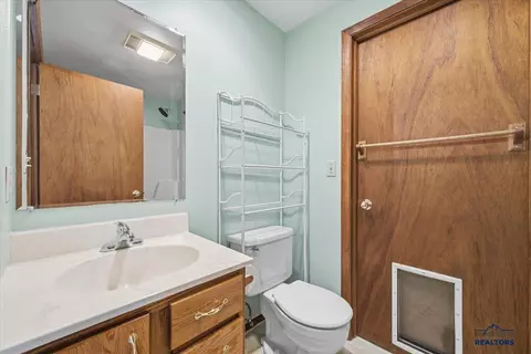 Bath - 1440 Lookout Valley Ct, Spearfish, SD 57783 photo 3 of 3
