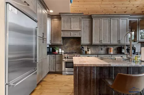 Kitchen - 21159 Gilded Mountain Lp, Lead, SD 57754 photo 4 of 4