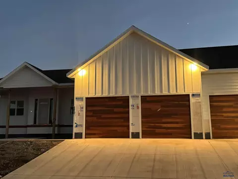 4858 Papillon Dr, Rapid City, SD 57703