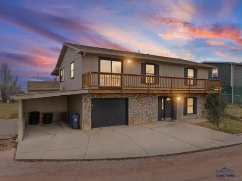 1324 Pearl Hbr, Rapid City, SD 57701