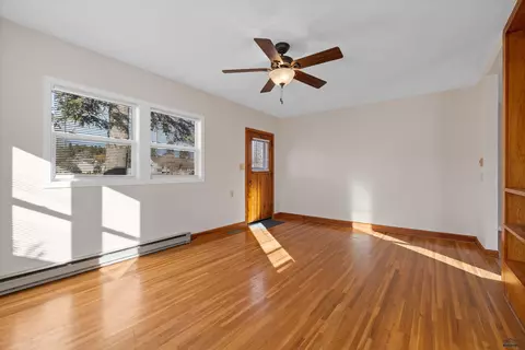 704 Crook St, Custer, SD 57730 photo 8