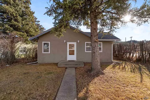 704 Crook St, Custer, SD 57730 photo 2