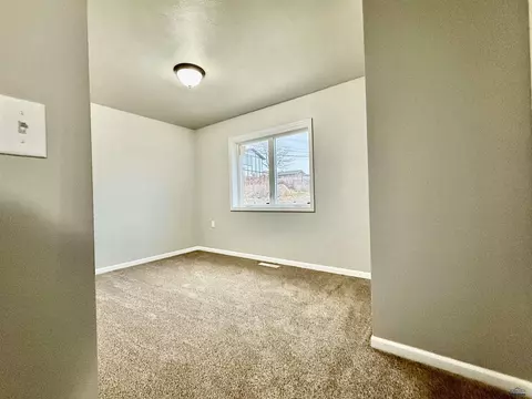 822 Heritage Dr, Belle Fourche, SD 57717 photo 10