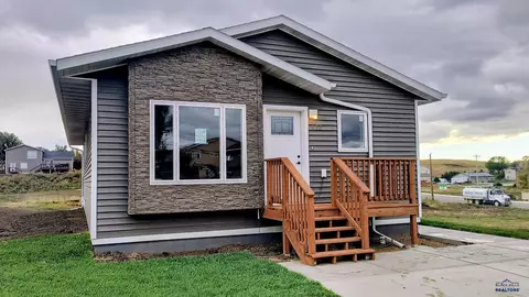 822 Heritage Dr, Belle Fourche, SD 57717