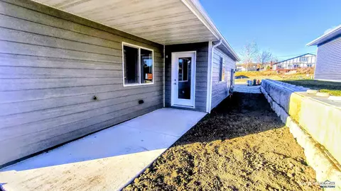 826 Heritage Dr, Belle Fourche, SD 57717 photo 20