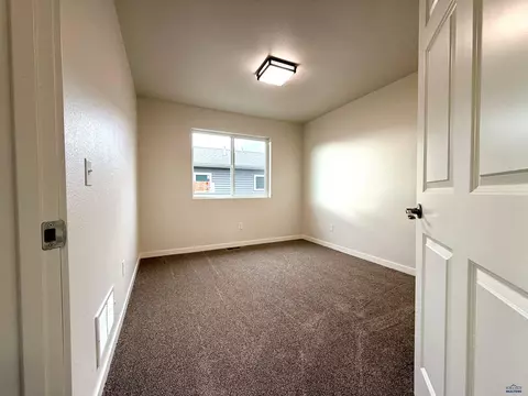 826 Heritage Dr, Belle Fourche, SD 57717 photo 12