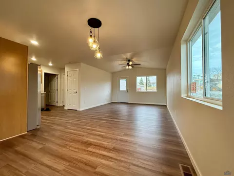 826 Heritage Dr, Belle Fourche, SD 57717 photo 10