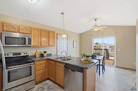 715 Old Cavalry Rd, Box Elder, SD 57719 photo 12