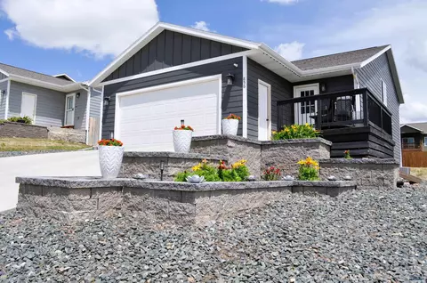 856 Diamond Ridge Blvd, Rapid City, SD 57703