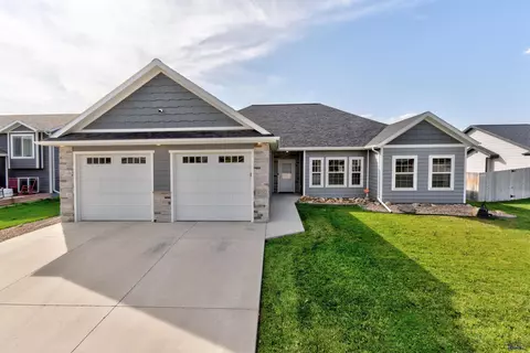 3025 Olive Grove Ct, Rapid City, SD 57703