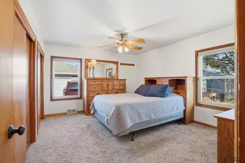 706 Glenn St, Wall, SD 57790 photo 21
