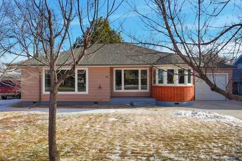 706 Glenn St, Wall, SD 57790