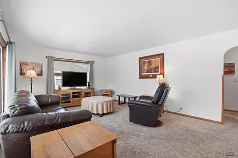 706 Glenn St, Wall, SD 57790 photo 7