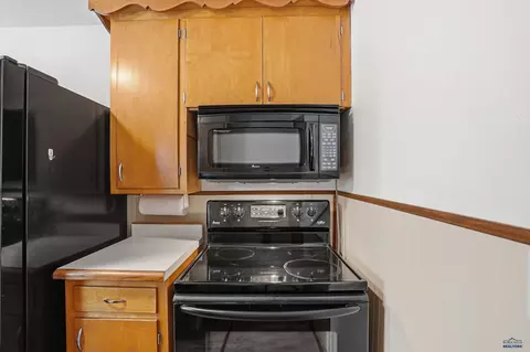 706 Glenn St, Wall, SD 57790 photo 14