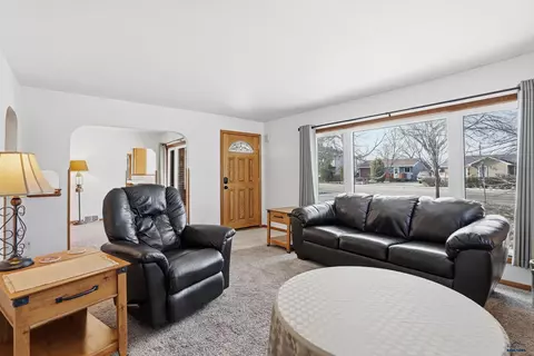 706 Glenn St, Wall, SD 57790 photo 9