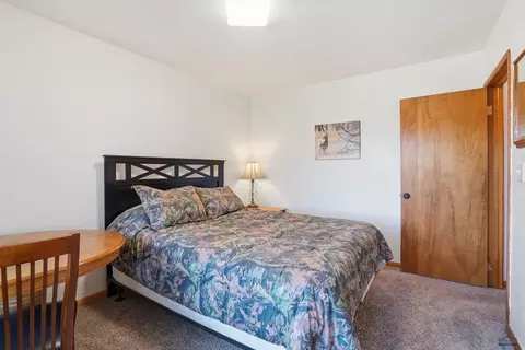 706 Glenn St, Wall, SD 57790 photo 26