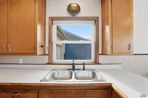 706 Glenn St, Wall, SD 57790 photo 15