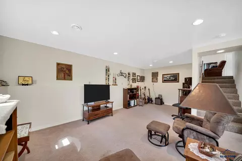 9310 Astoria Ln, Summerset, SD 57718 photo 11