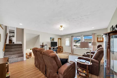 9310 Astoria Ln, Summerset, SD 57718 photo 4