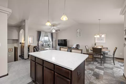 242 E Bengal Dr, Rapid City, SD 57701 photo 9