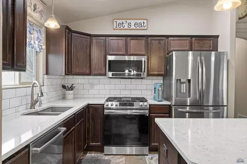 242 E Bengal Dr, Rapid City, SD 57701 photo 10
