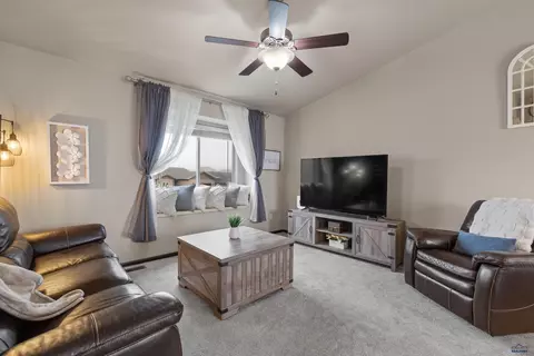 242 E Bengal Dr, Rapid City, SD 57701 photo 2