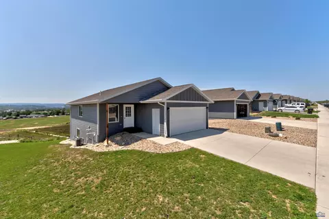 721 Diamond Ridge Blvd, Rapid City, SD 57703