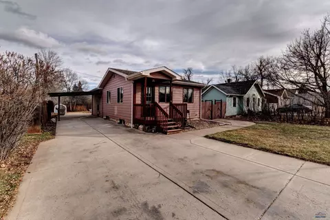2016 Twin Elms Dr, Rapid City, SD 57702